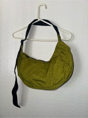 BAGGU Olive Green Crescent Shoulder Bag with Black Strap